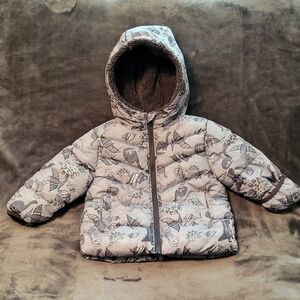 🩷 3/$15 Boys (18M) Winter Puffer Jacket with Hood with a cute Dinosaur Print